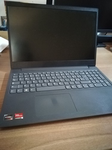 Lenovo v15 ada amd - lenovo, 15,6",